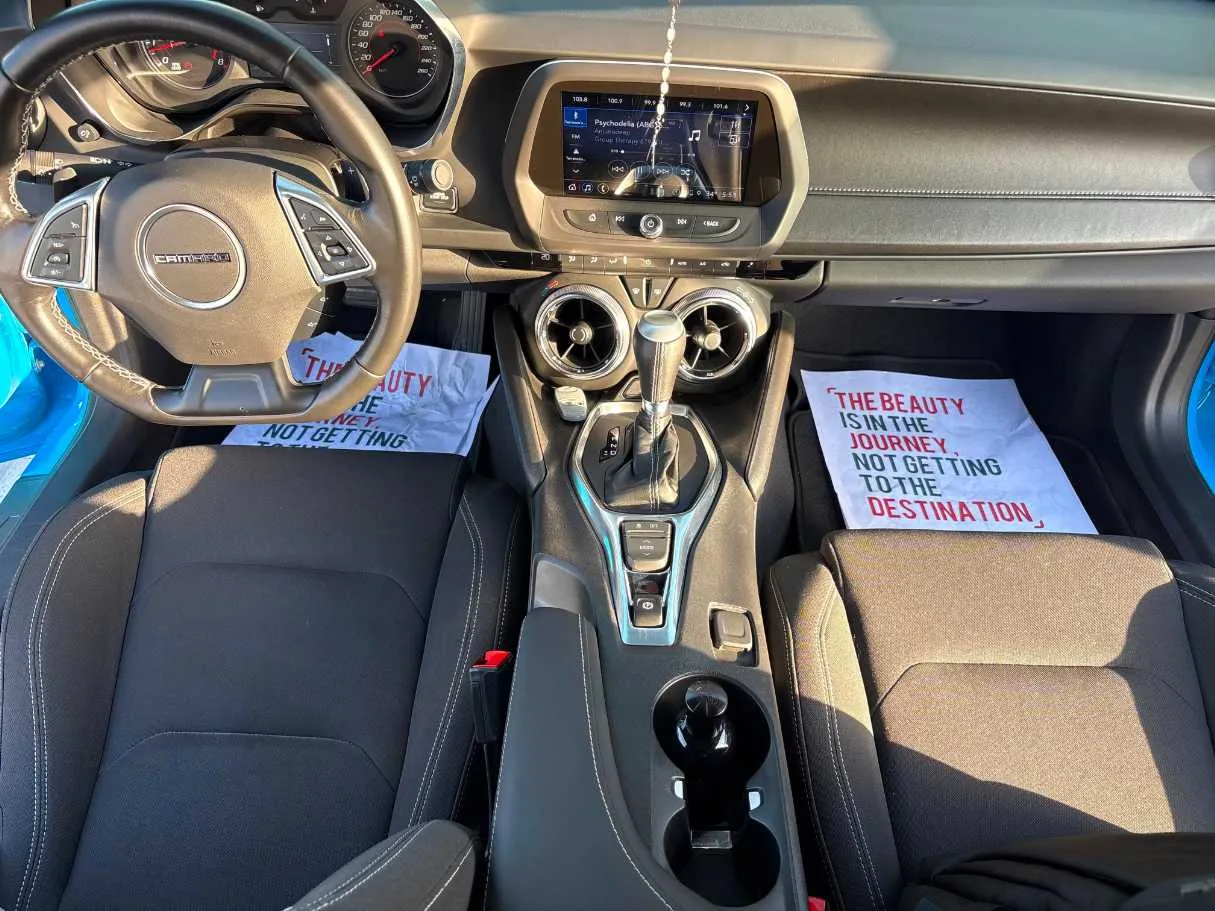 Car image 16