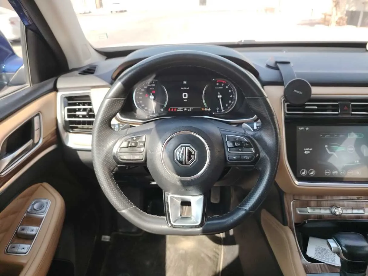 Car image 17