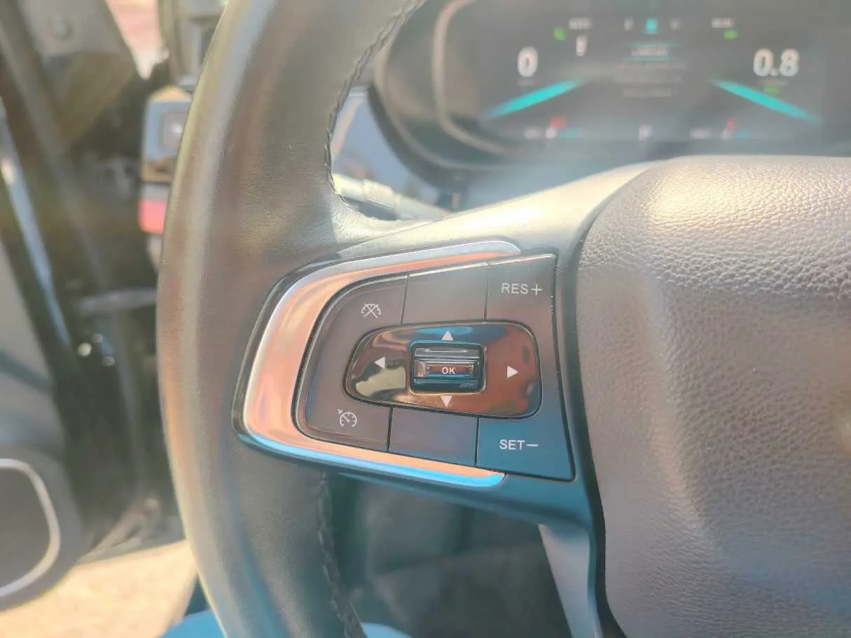 Car image 34