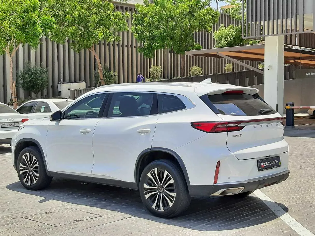 Car image 8