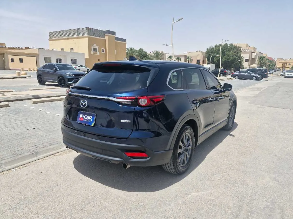 Car image 5