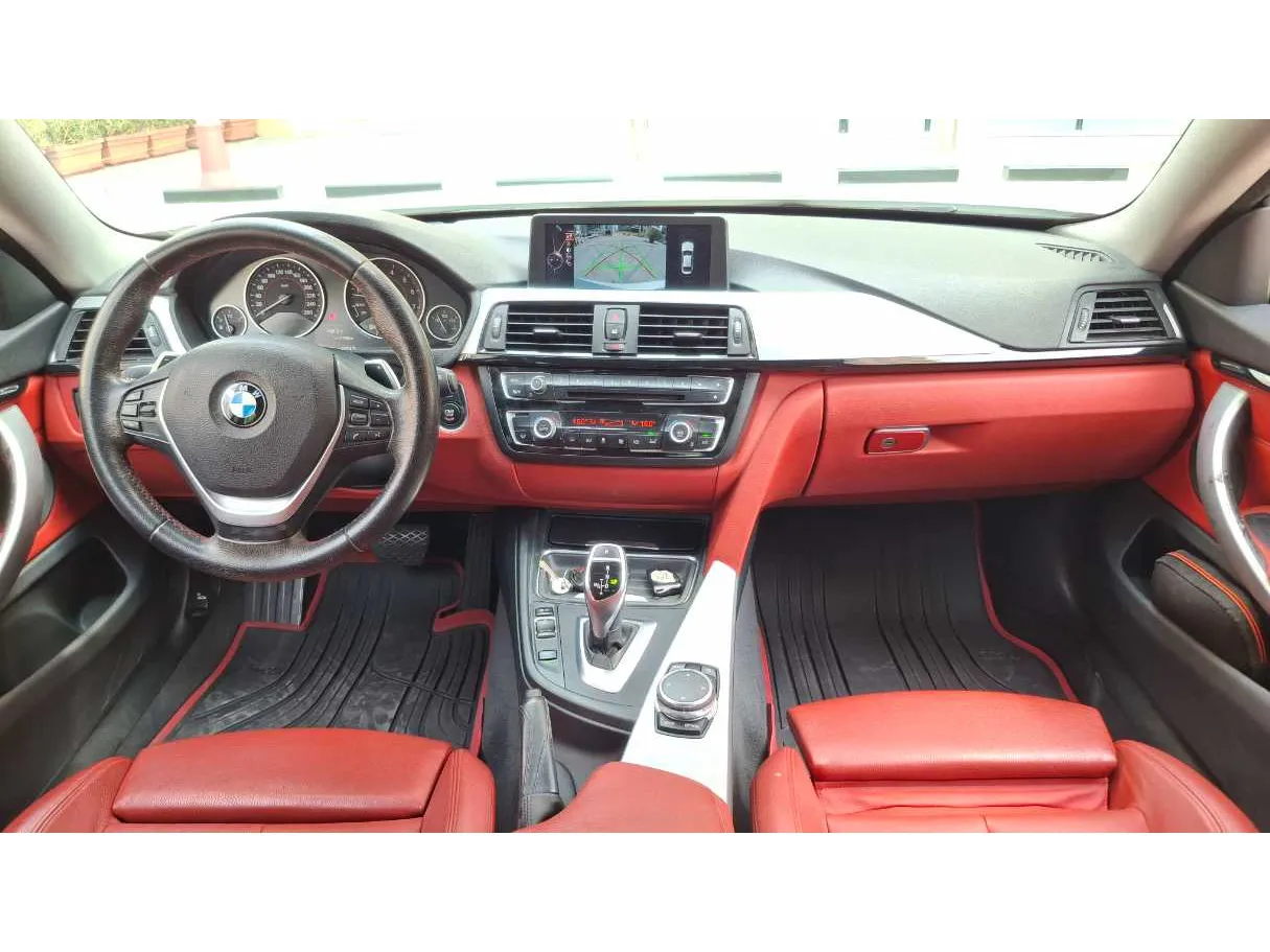 Car image 17