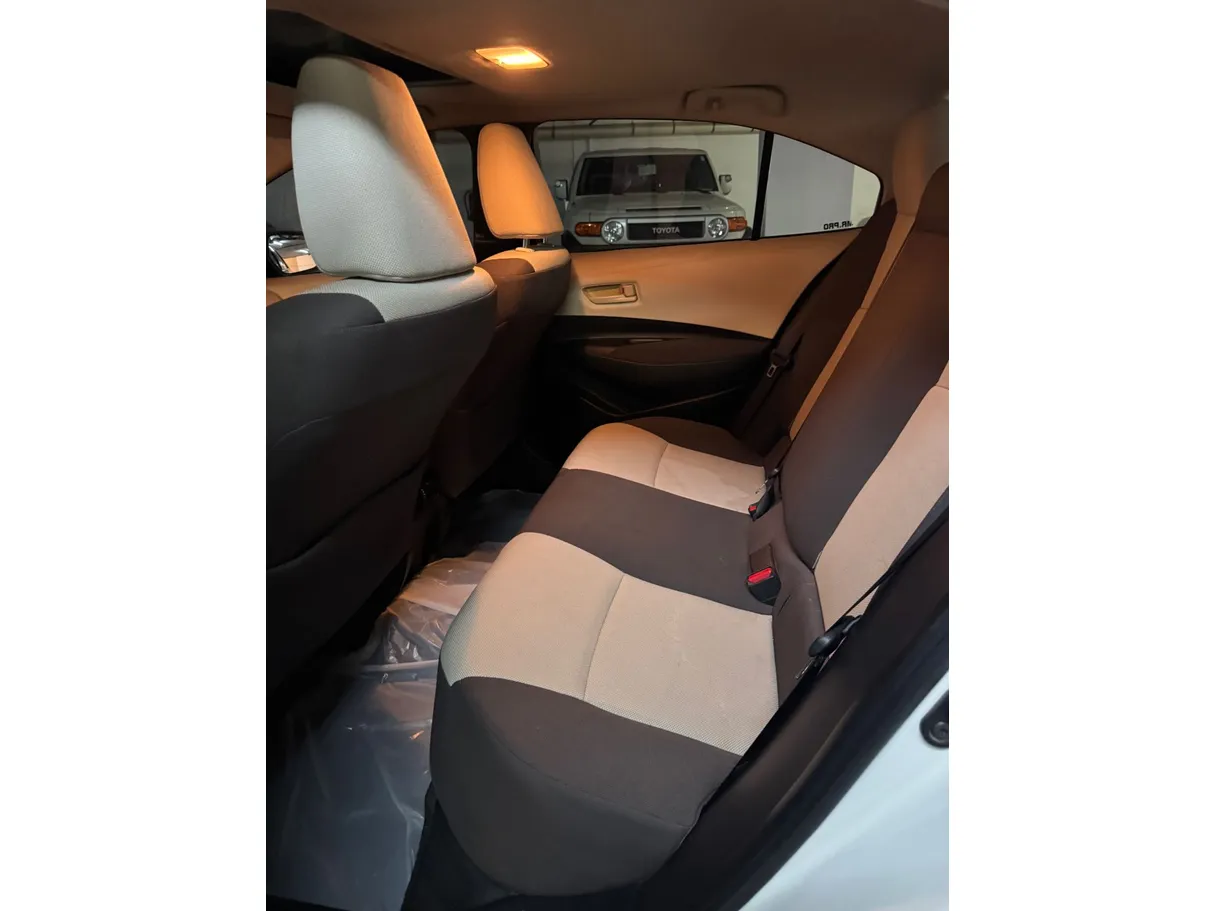 Car image 13