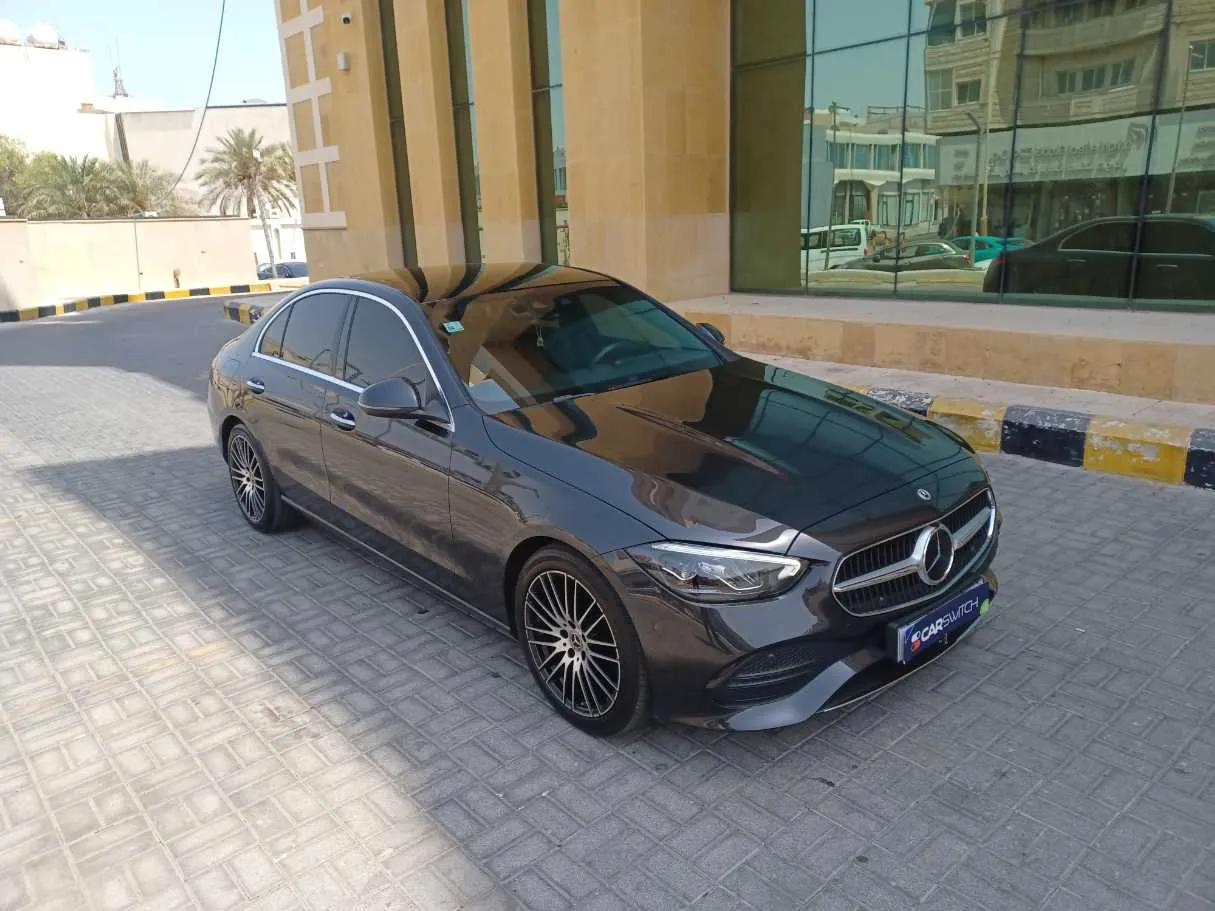 Car image 3