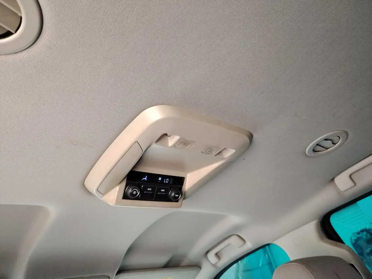 Car image 35