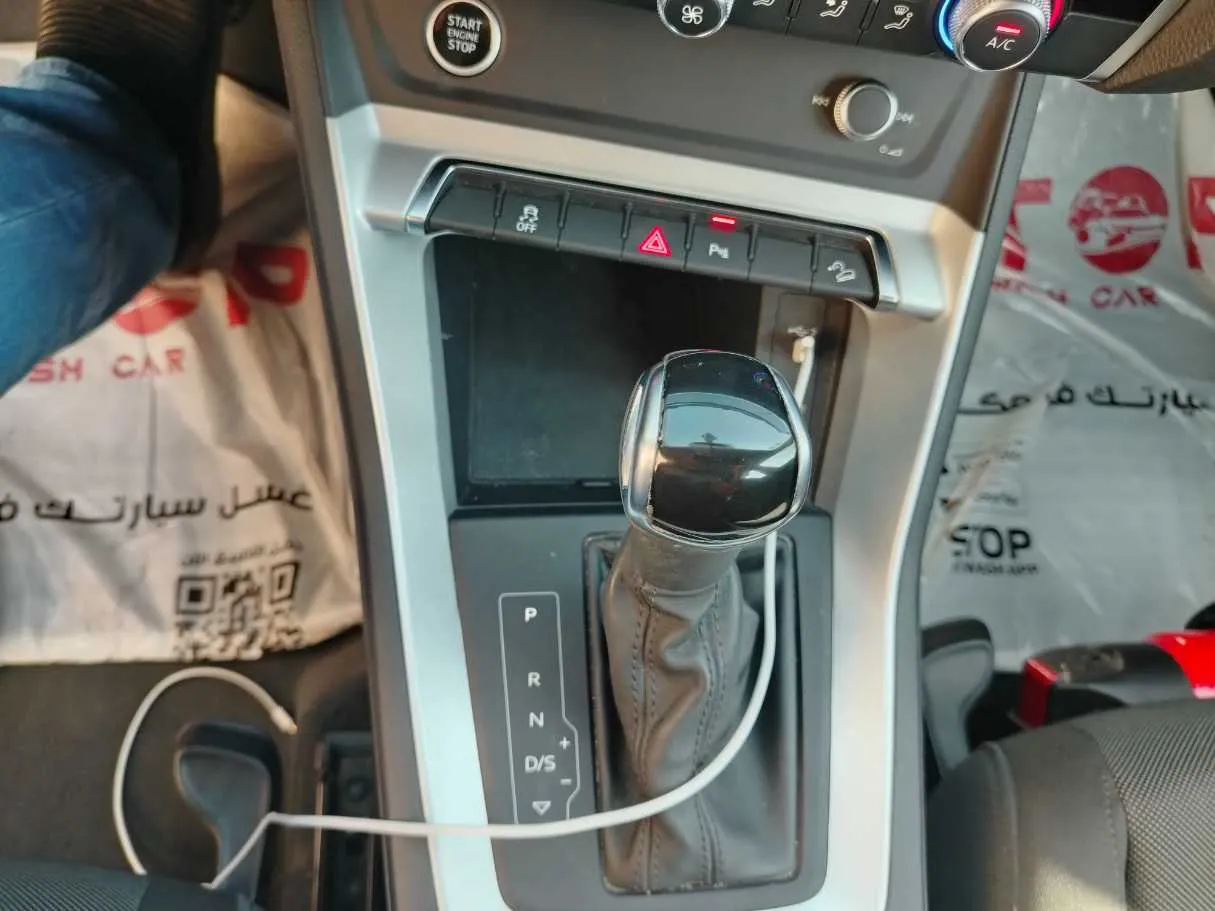 Car image 26