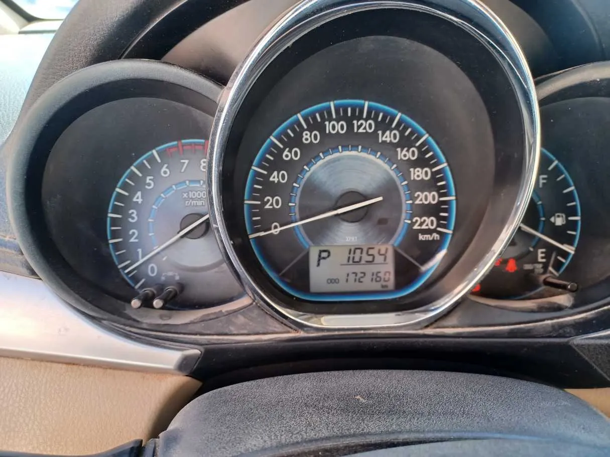 Car image 18