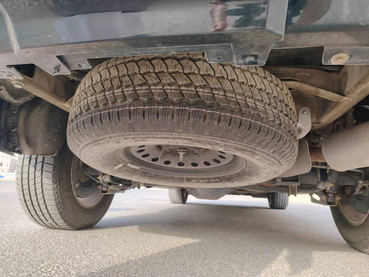 Car image 32