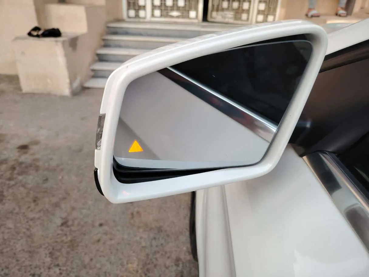 Car image 35
