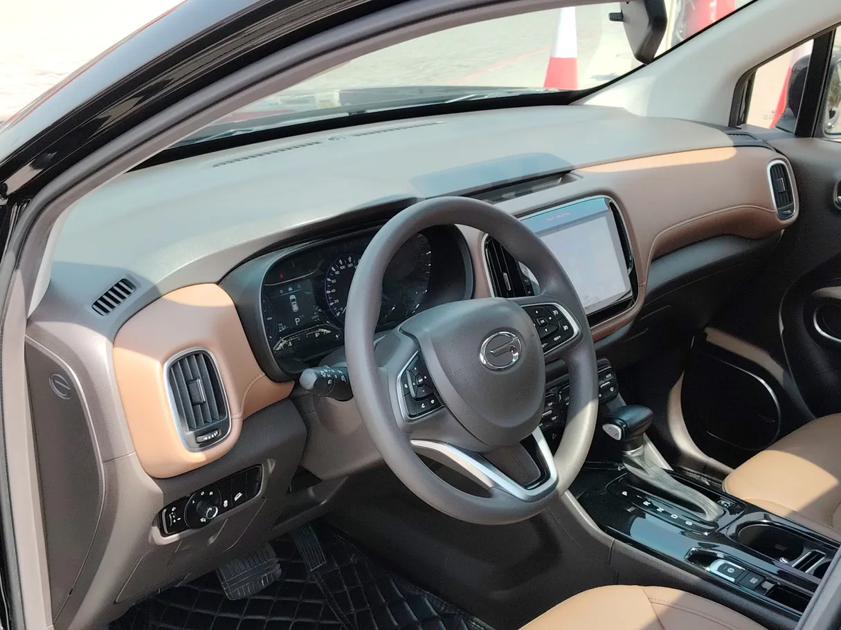 Car image 12