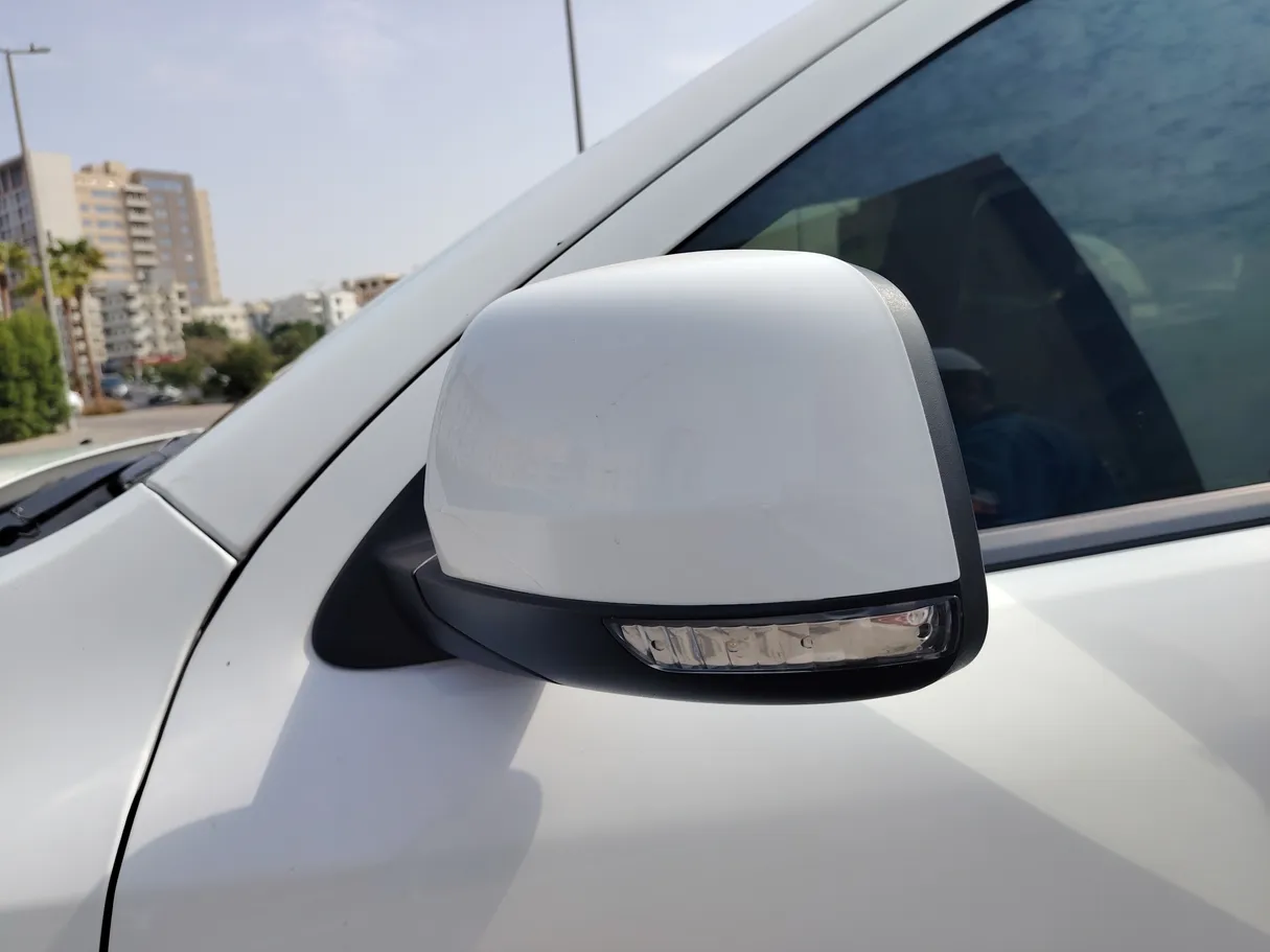 Car image 35