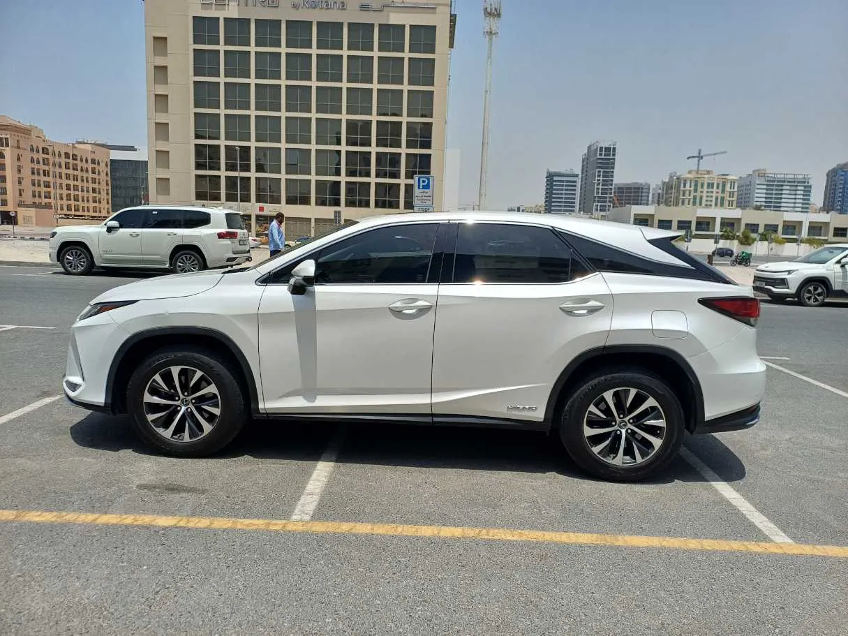 Car image 8
