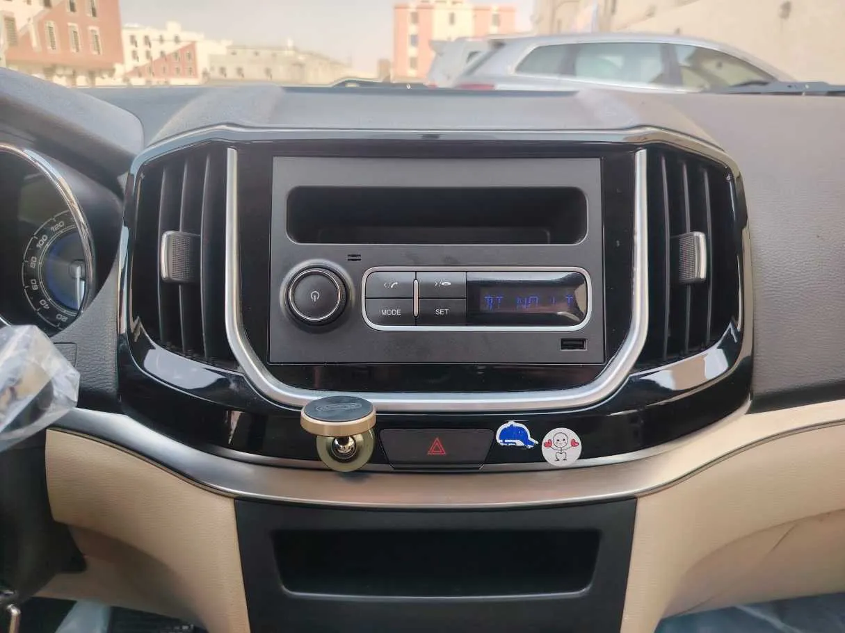 Car image 24