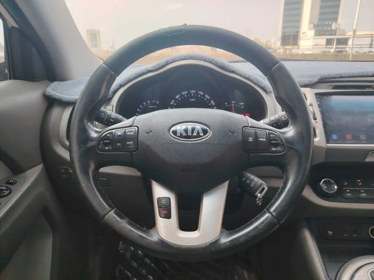 Car image 22