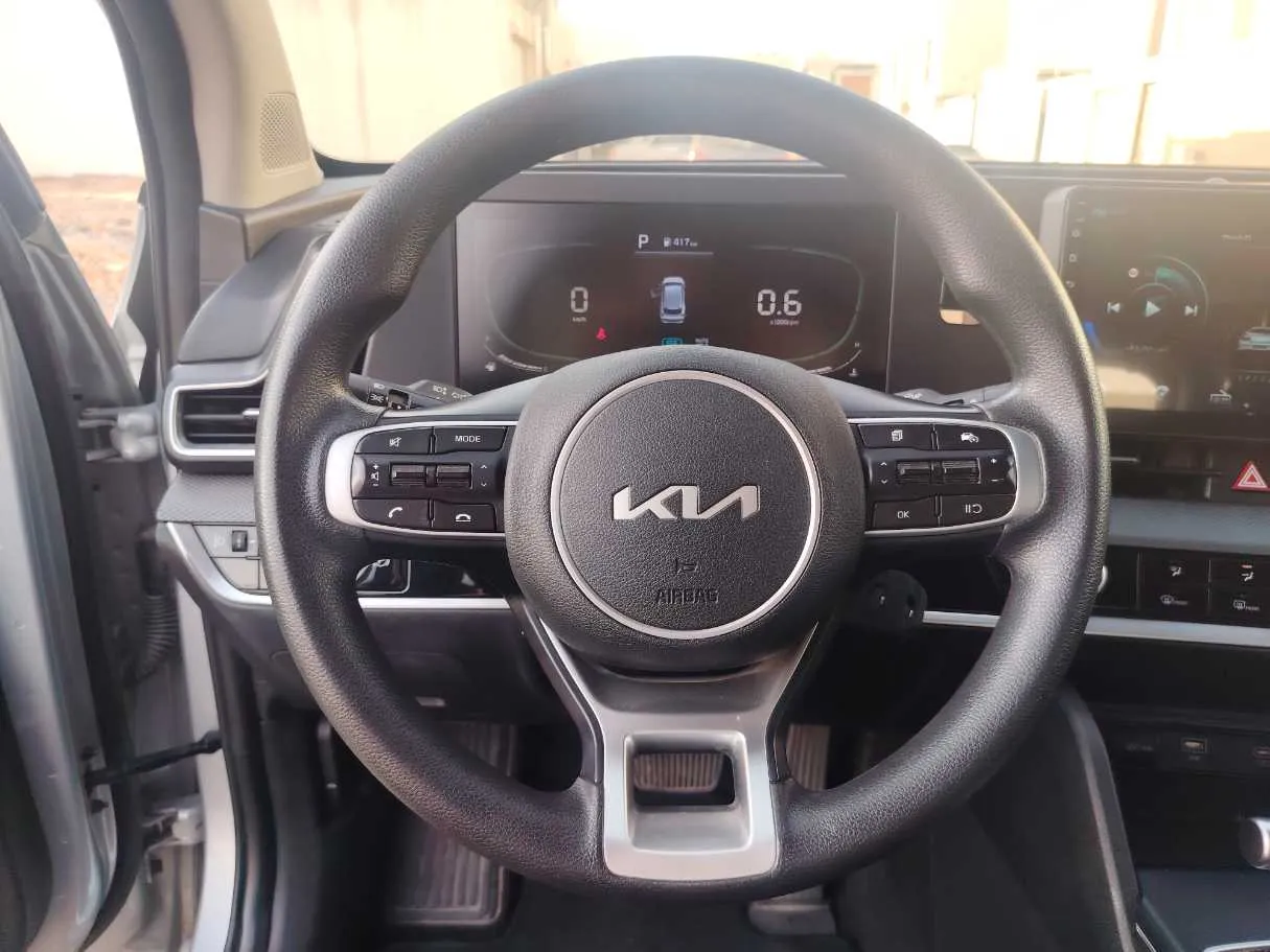Car image 23