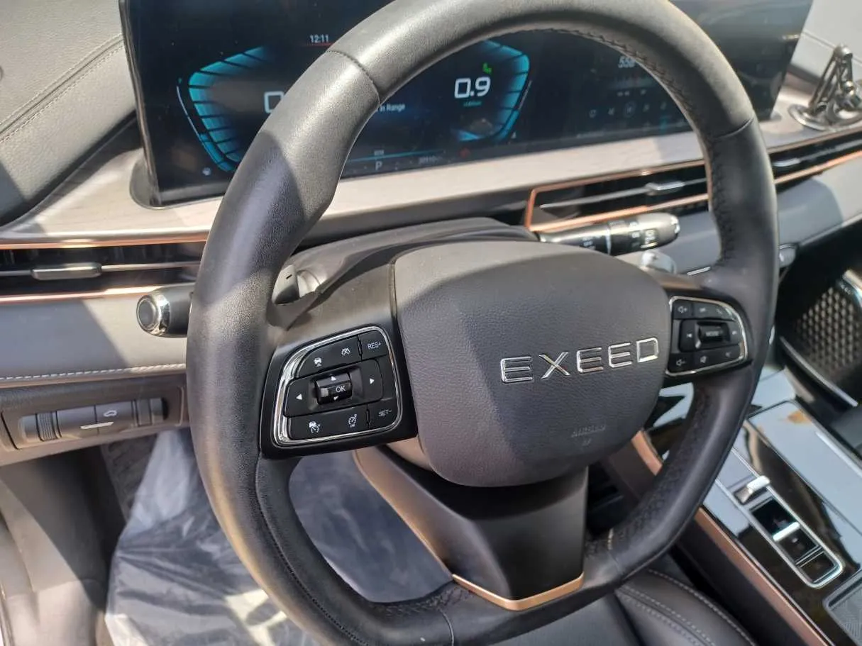 Car image 19