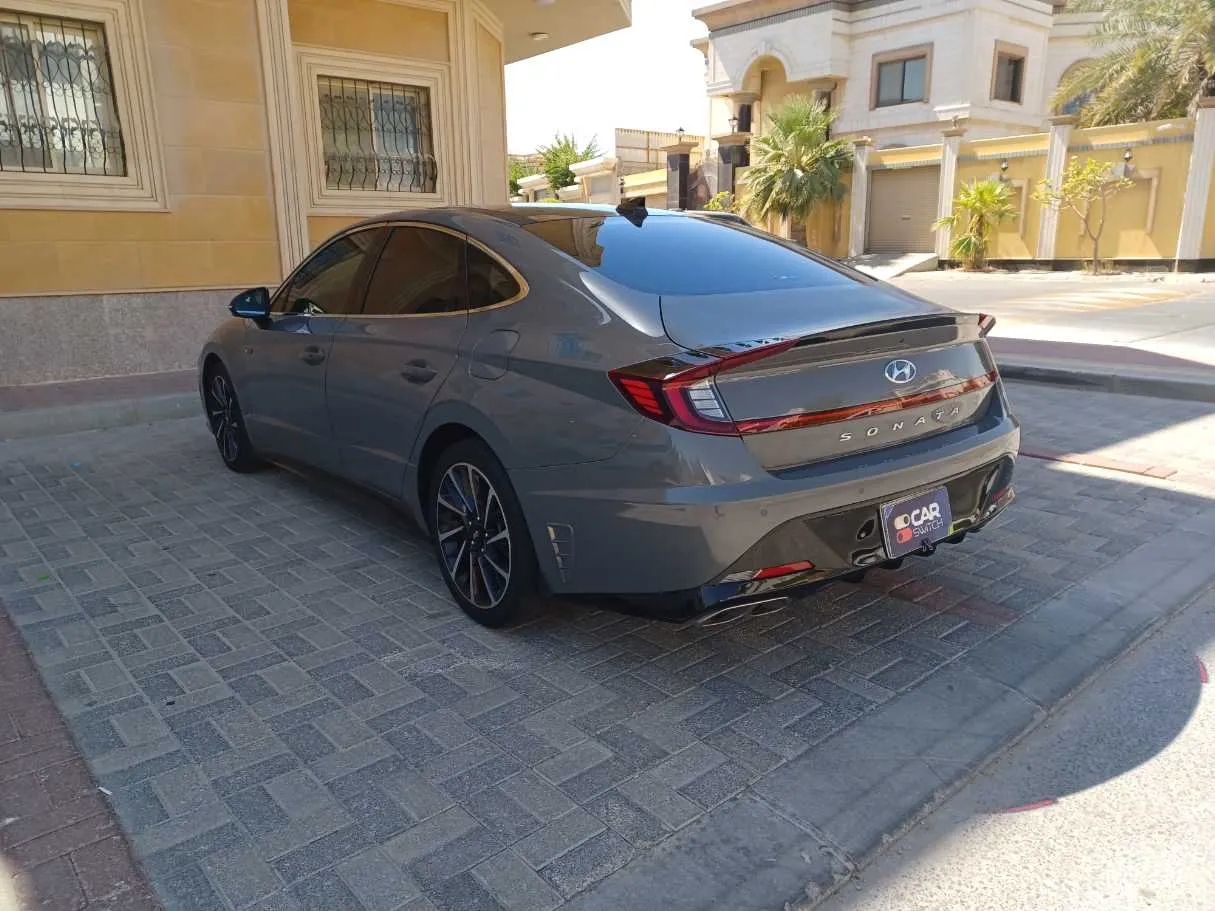 Car image 7