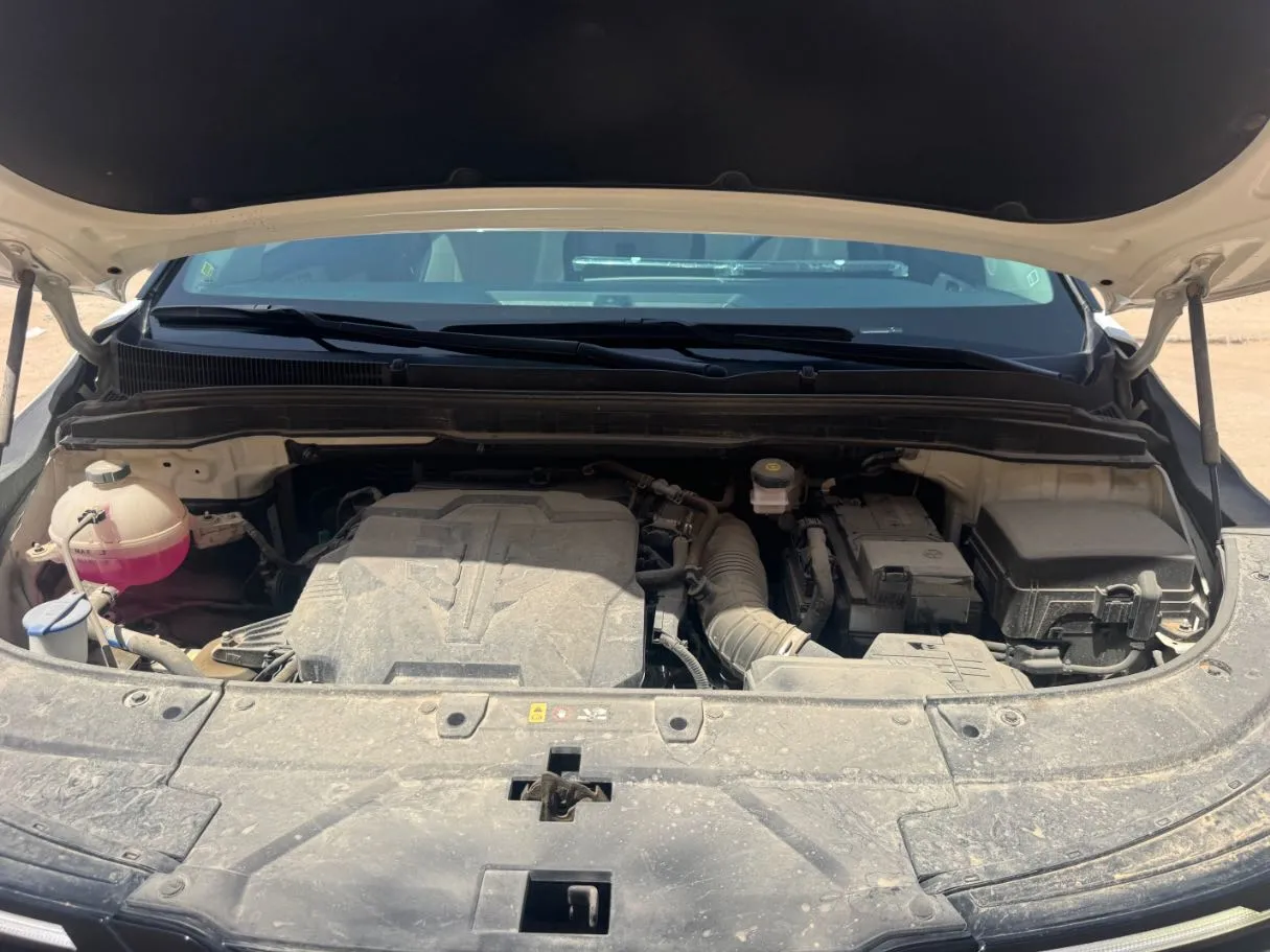 Car image 25