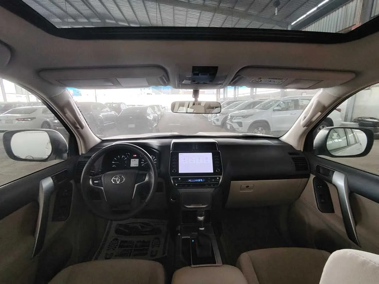 Car image 20