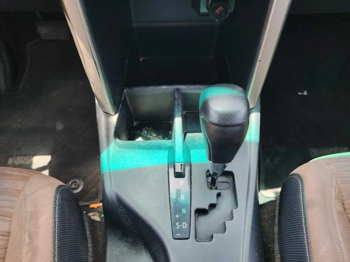Car image 19