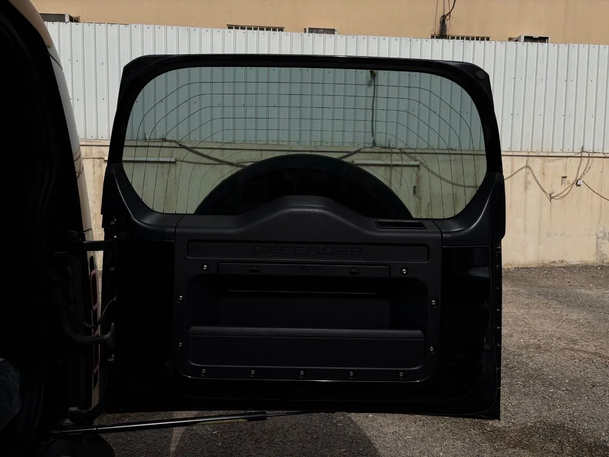 Car image 23