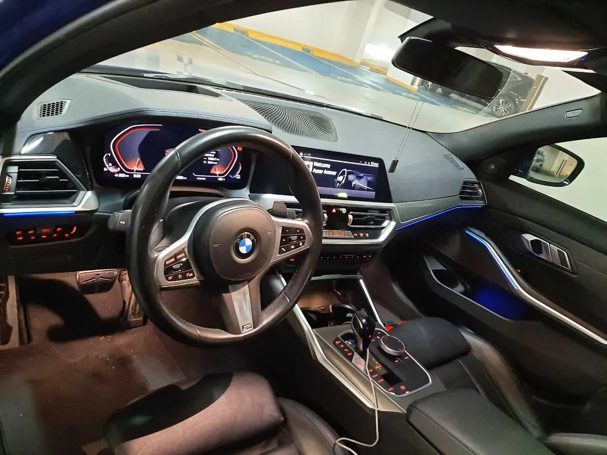 Car image 11