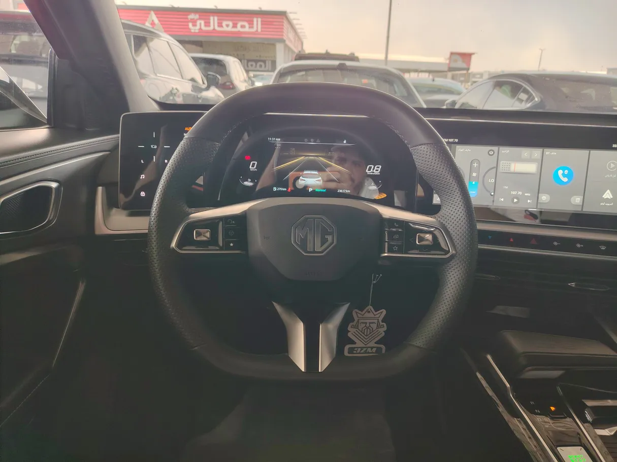 Car image 26