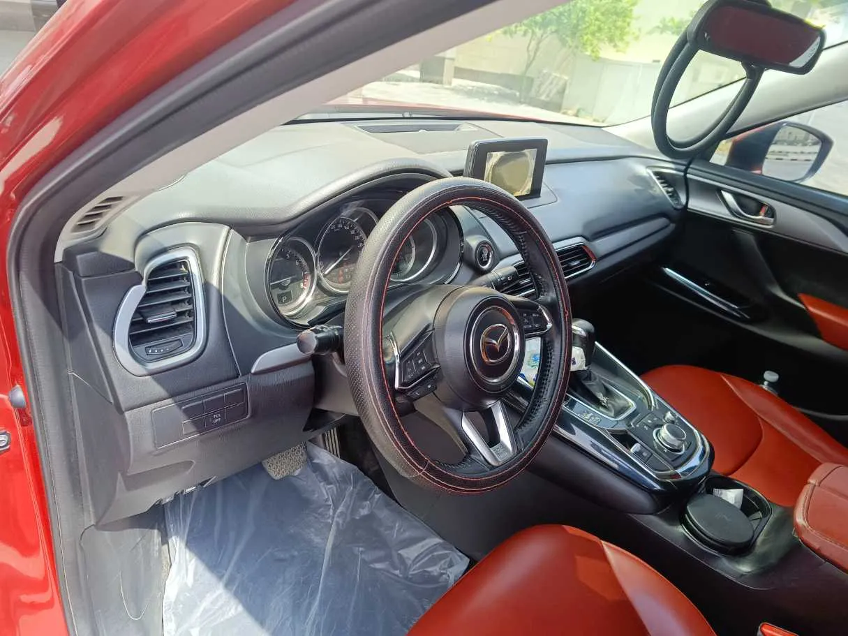 Car image 15