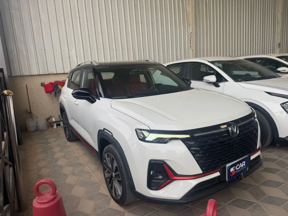 Car image 3