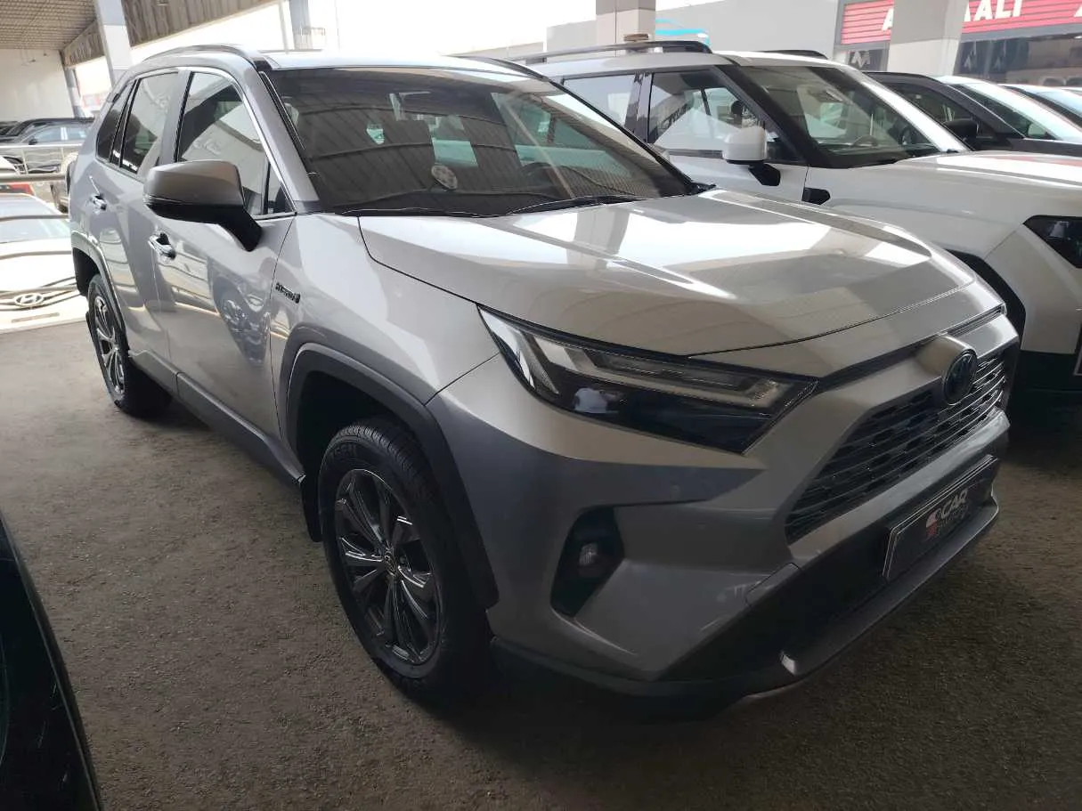 Car image 4