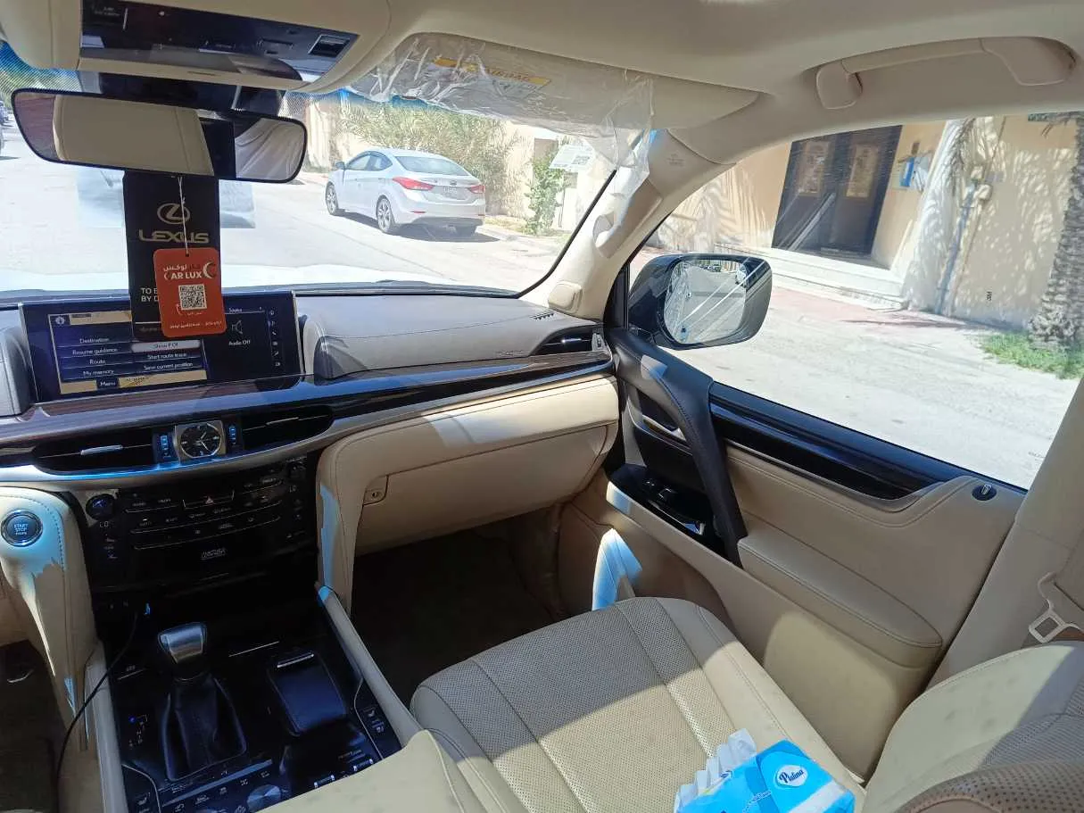 Car image 37