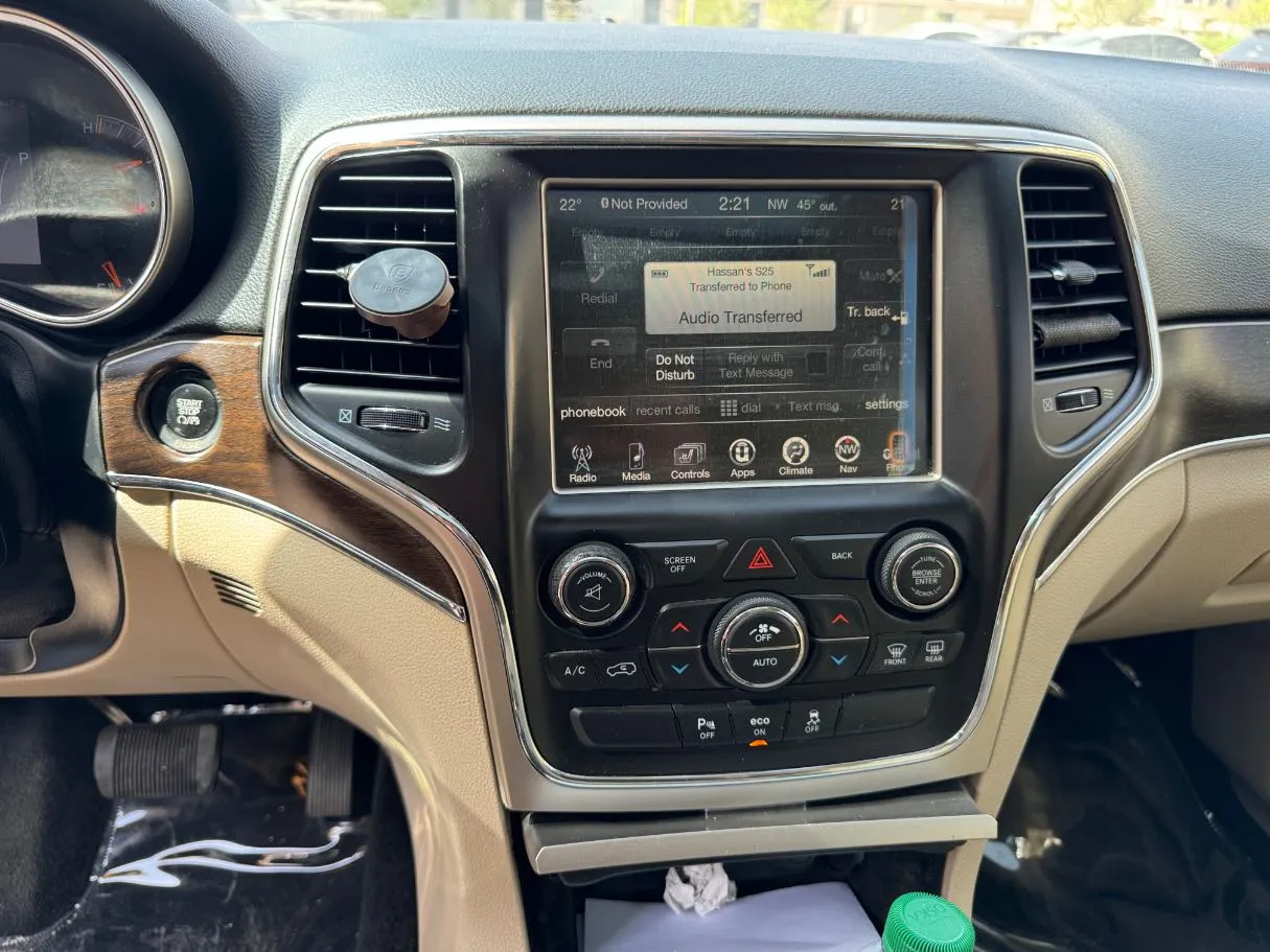 Car image 17