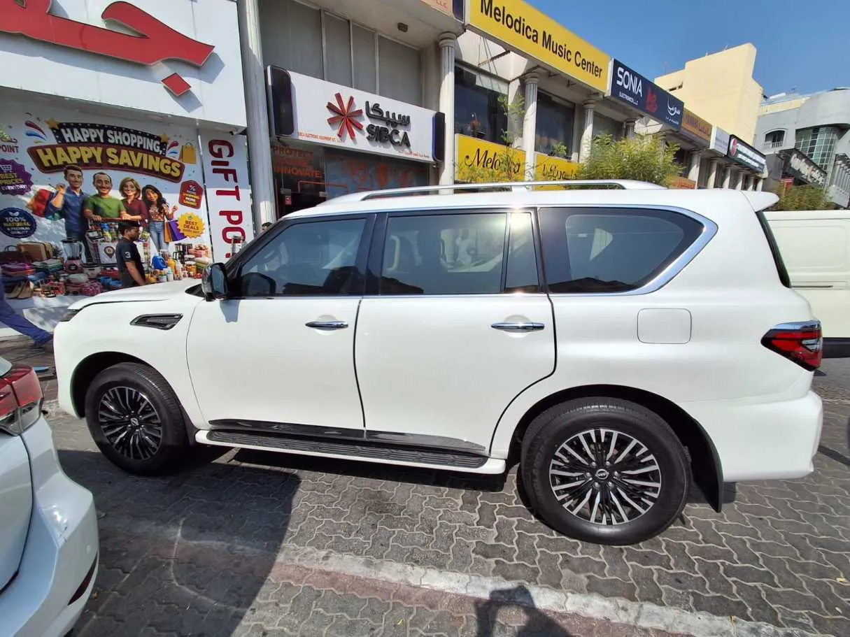 Car image 8