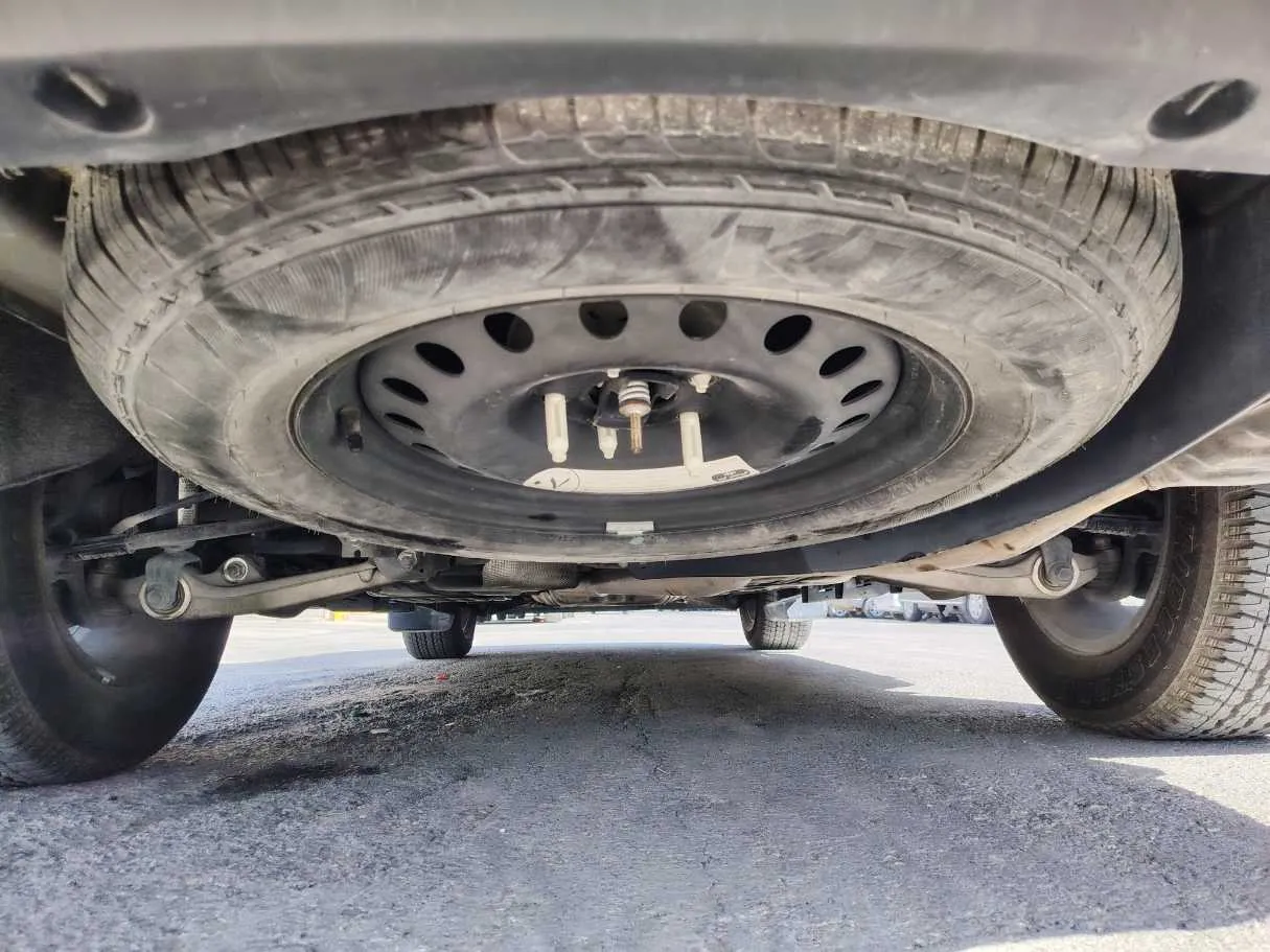 Car image 21