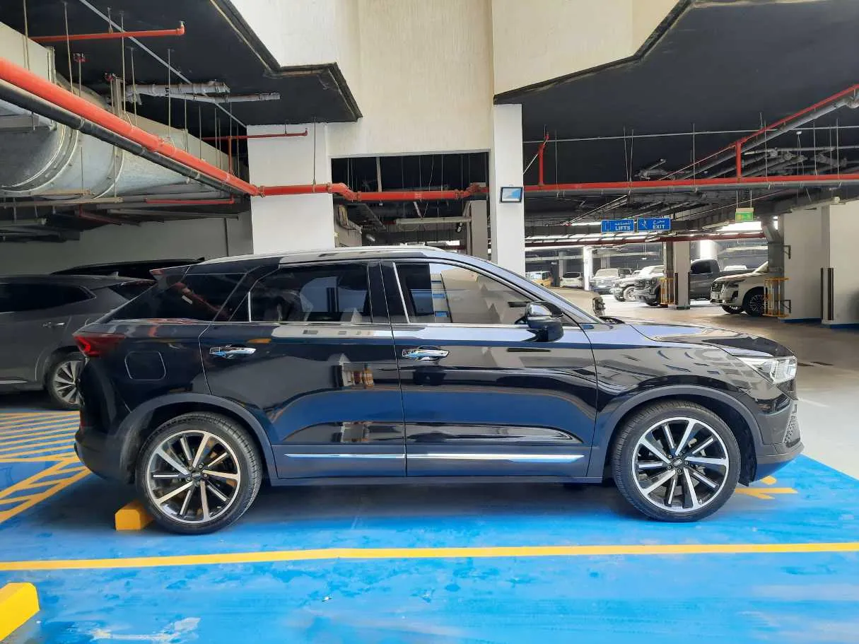 Car image 8