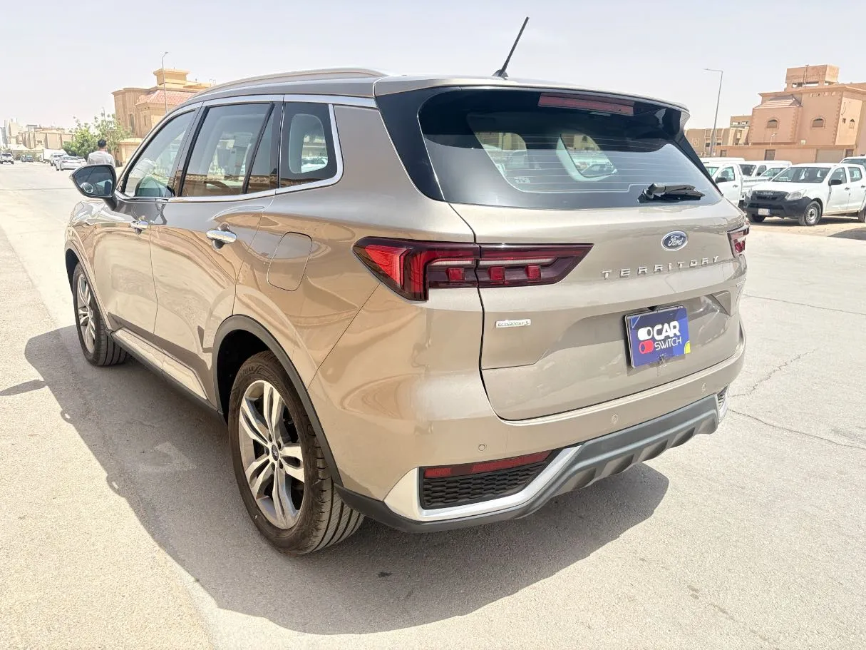 Car image 7