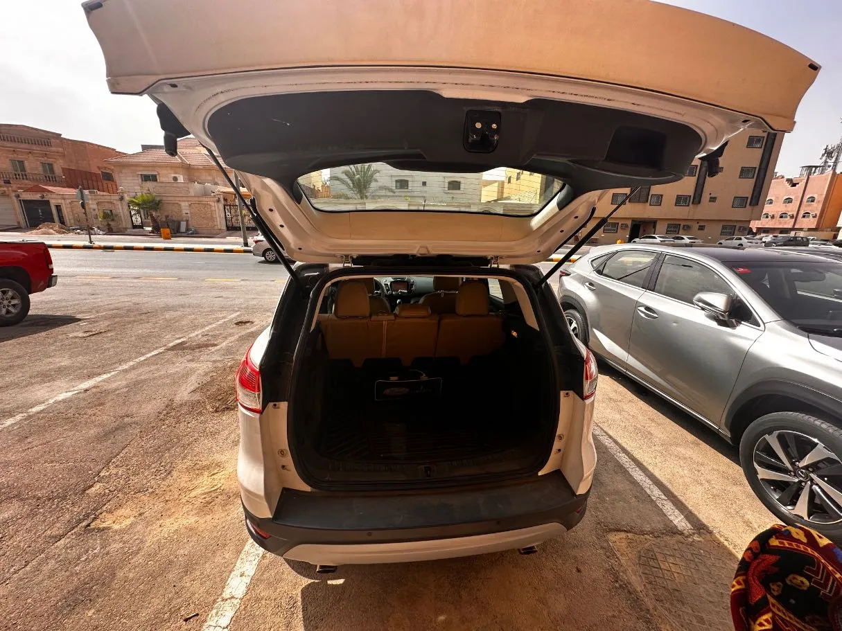 Car image 22