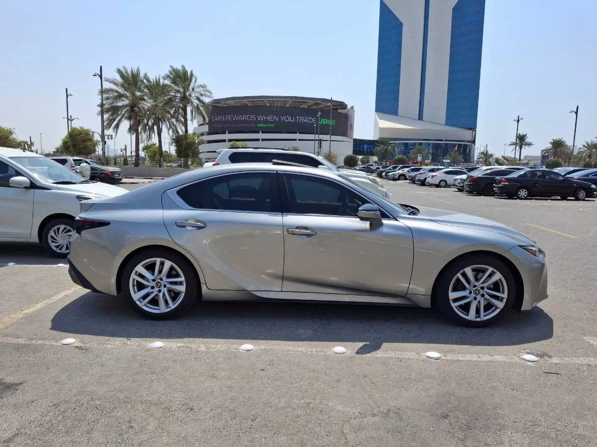 Car image 8