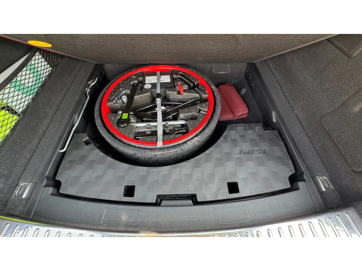Car image 27