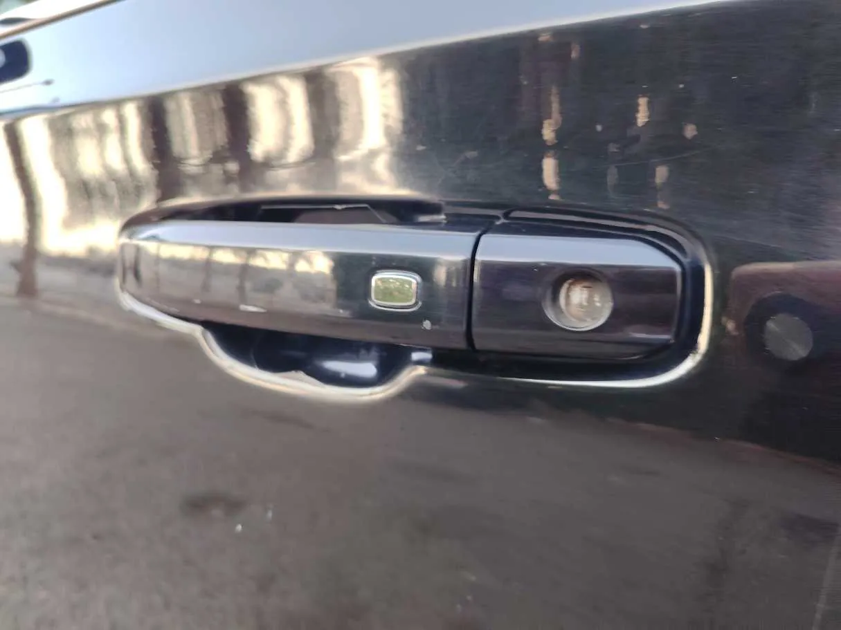 Car image 33