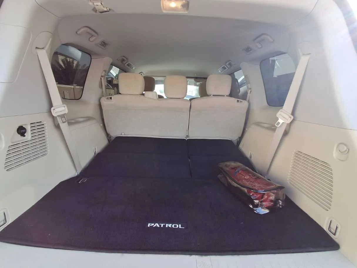 Car image 18