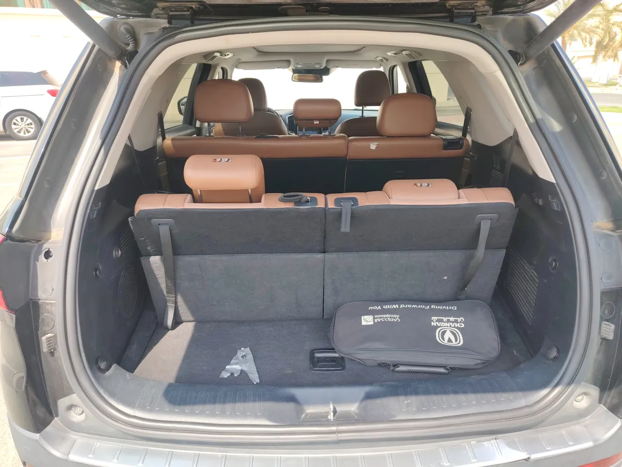 Car image 25