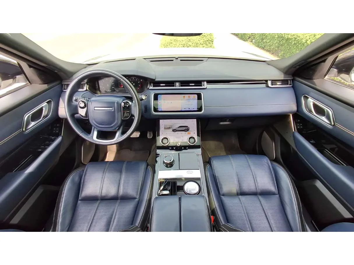 Car image 18