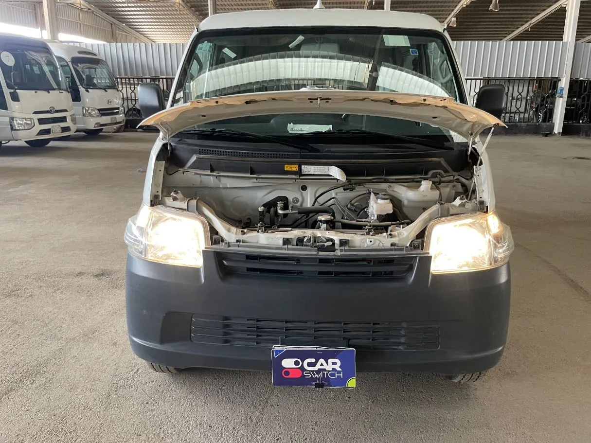 Car image 19