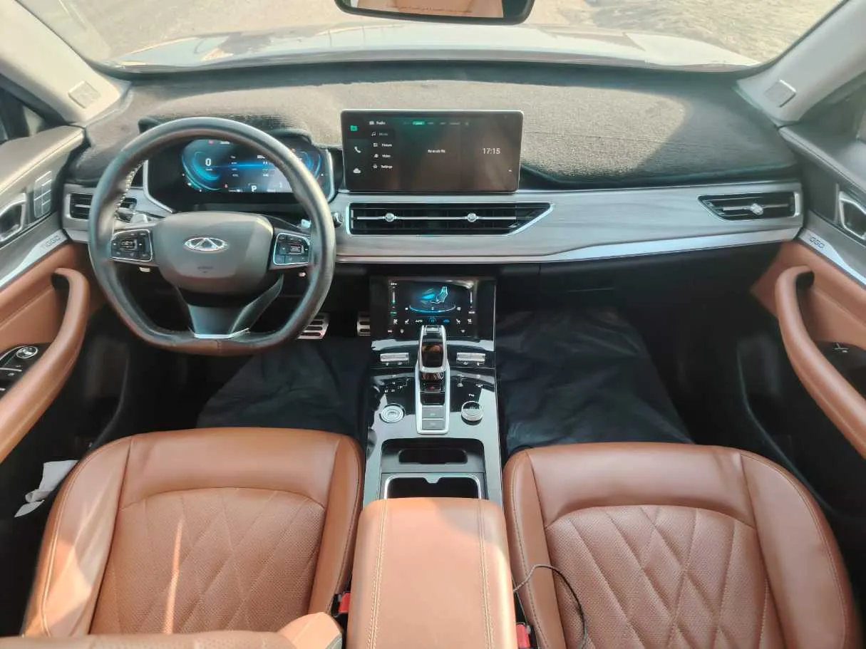 Car image 17