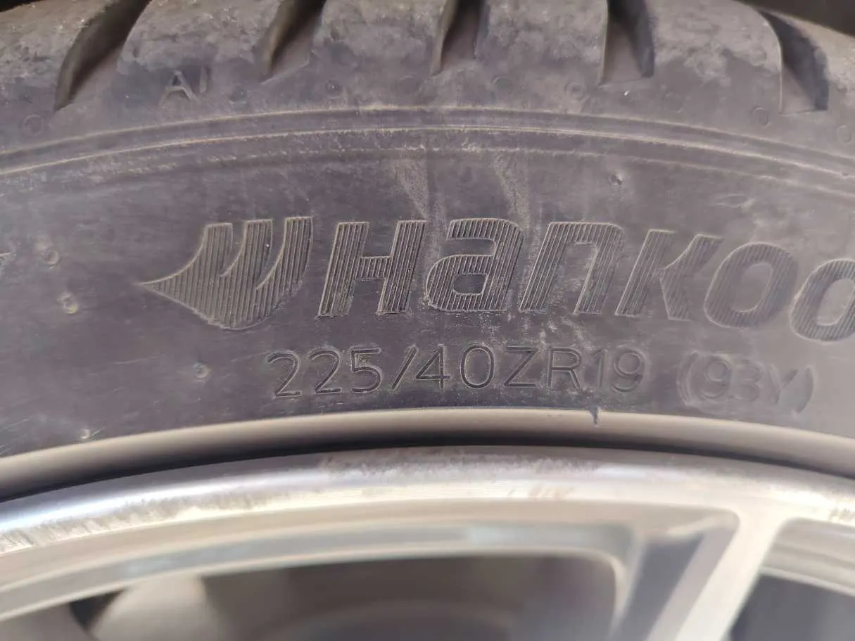 Car image 28