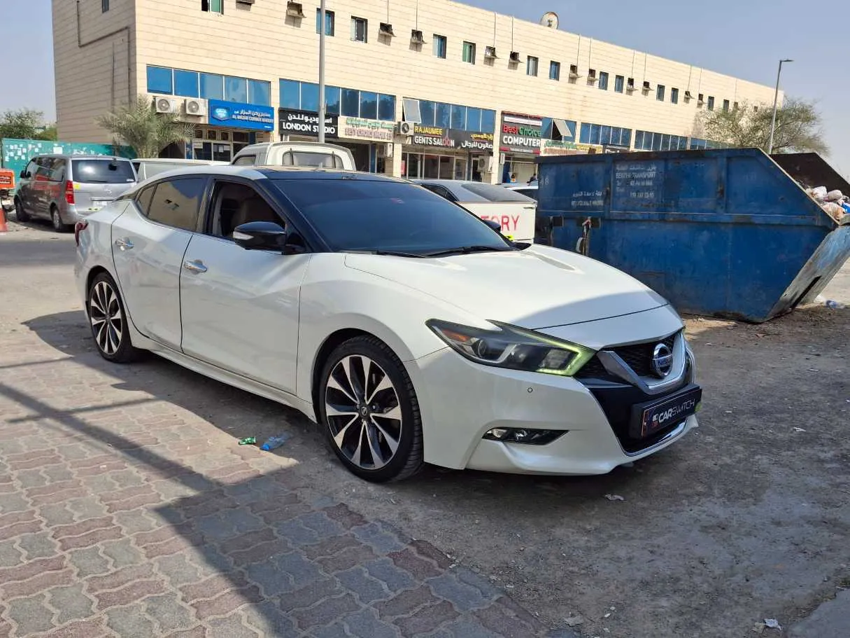 Car image 3