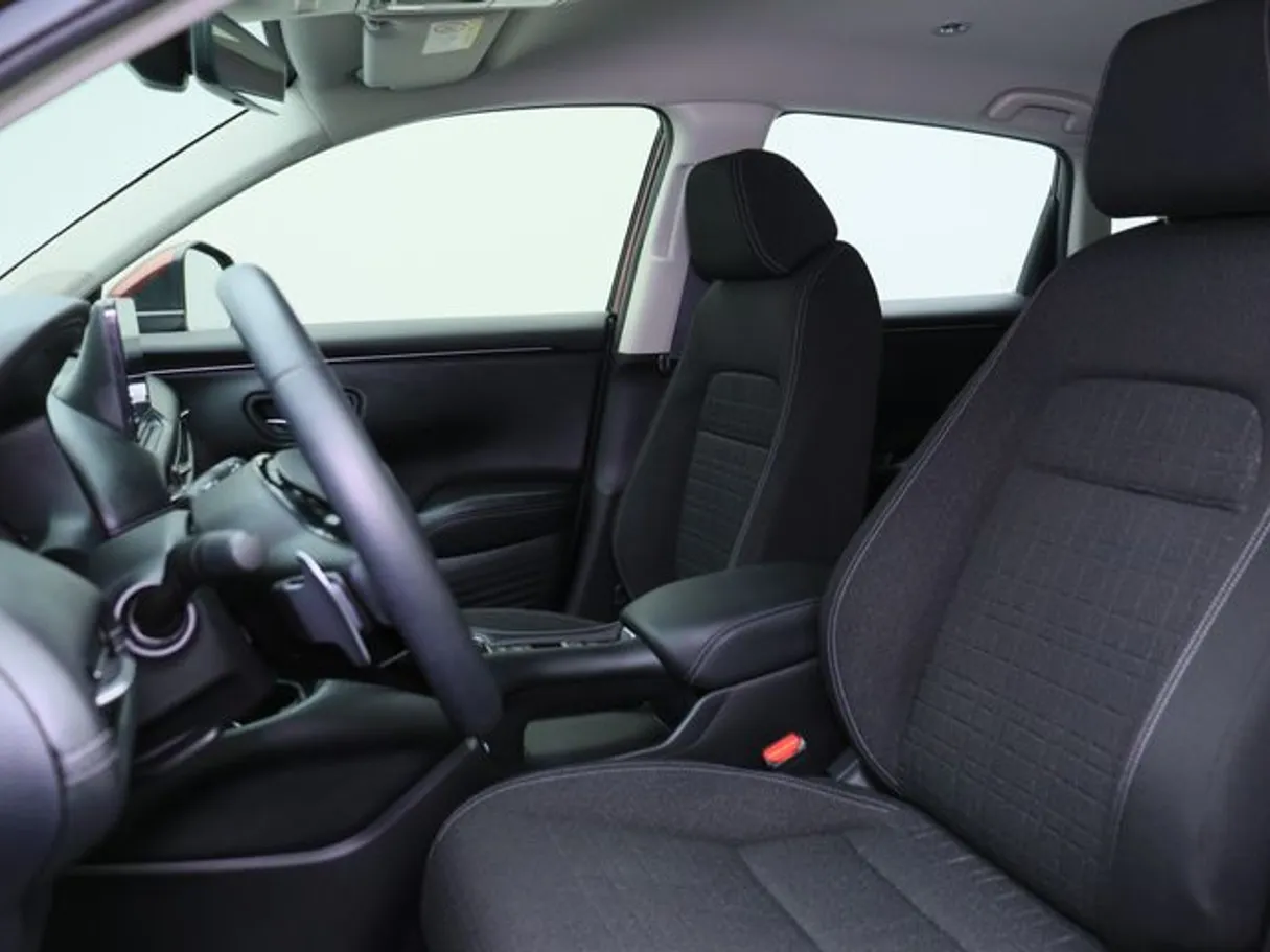 Car image 8