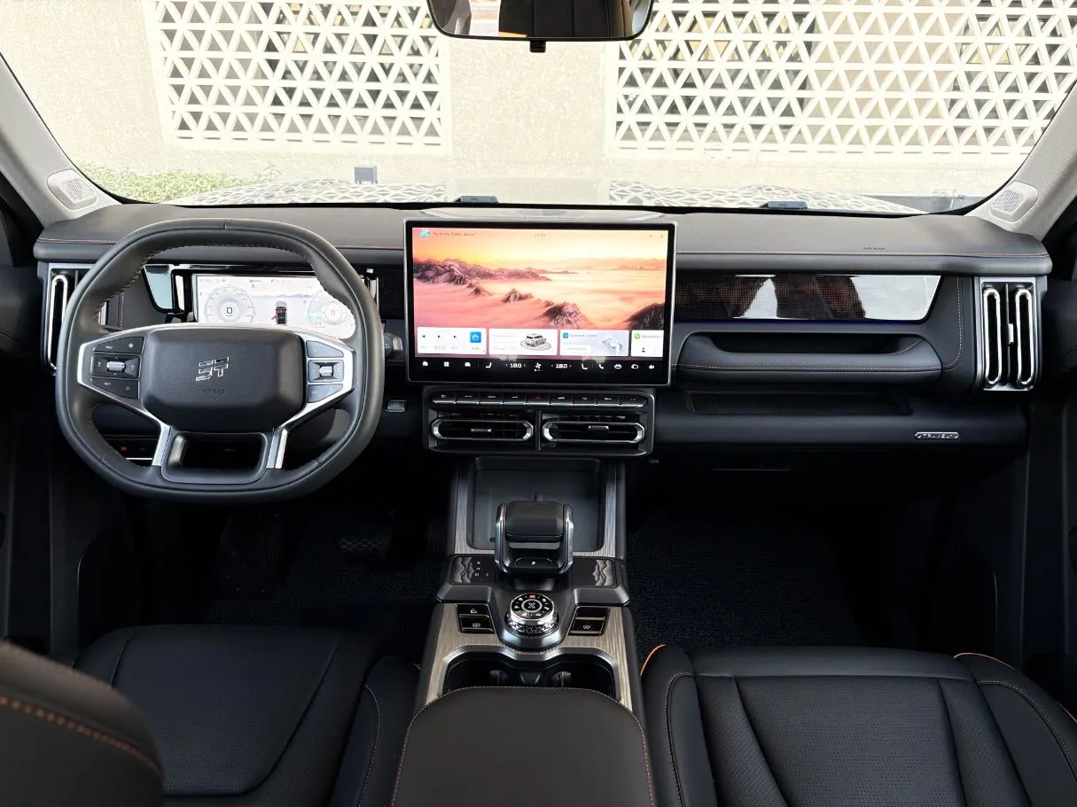 Car image 18