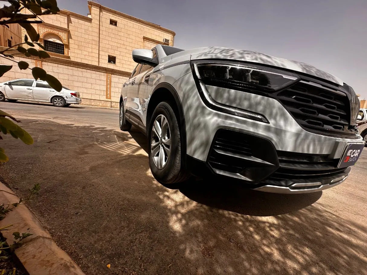Car image 3